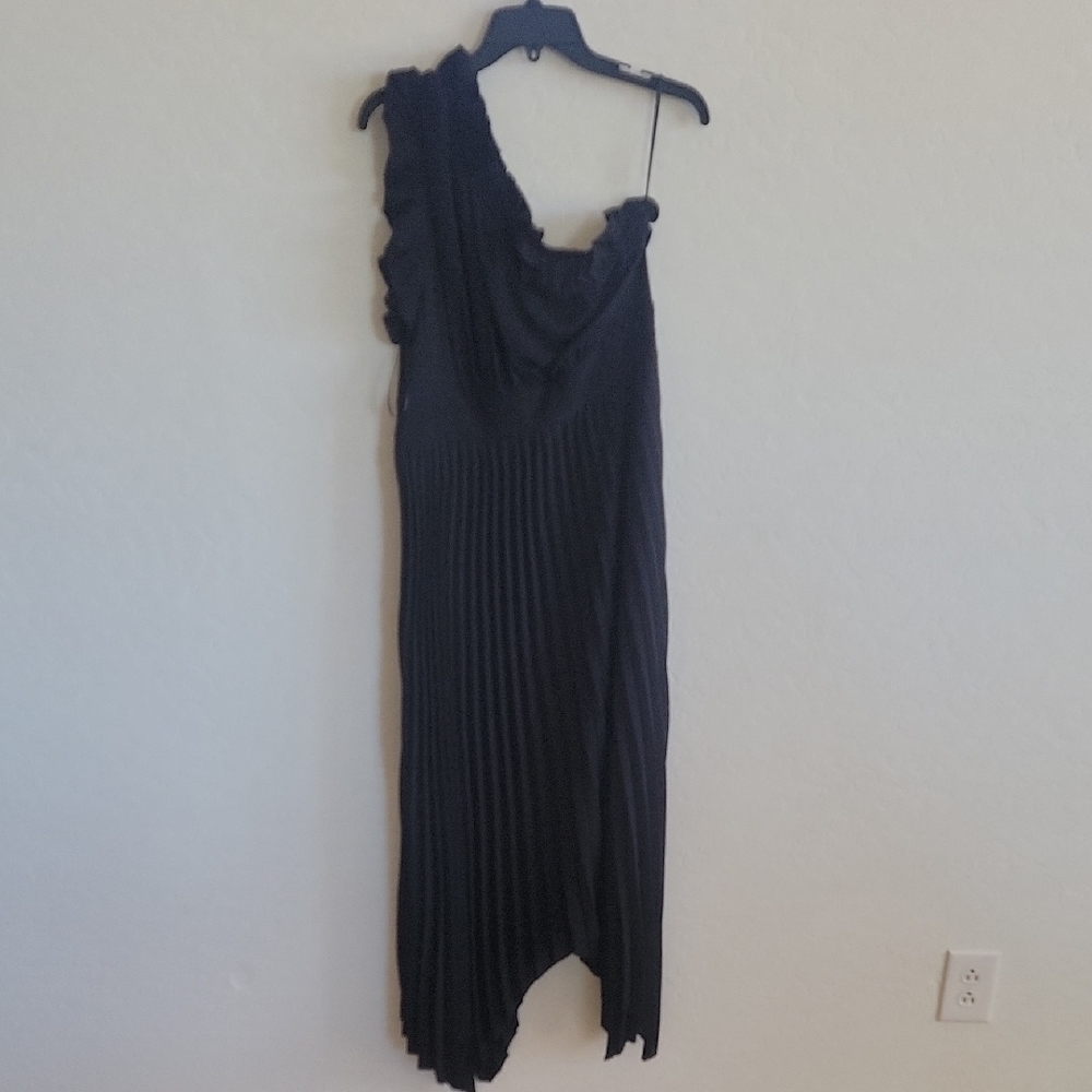 SHEIN Black Asymmetrical One-Shoulder Slip Dress